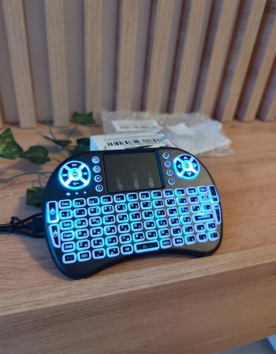 NOUA Mini tastatura wireless cu baterie inclusa