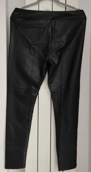 Joggers negri,noi cu eticheta