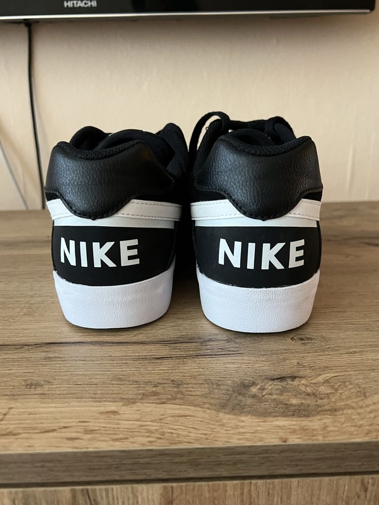 Обувки Nike , Нови