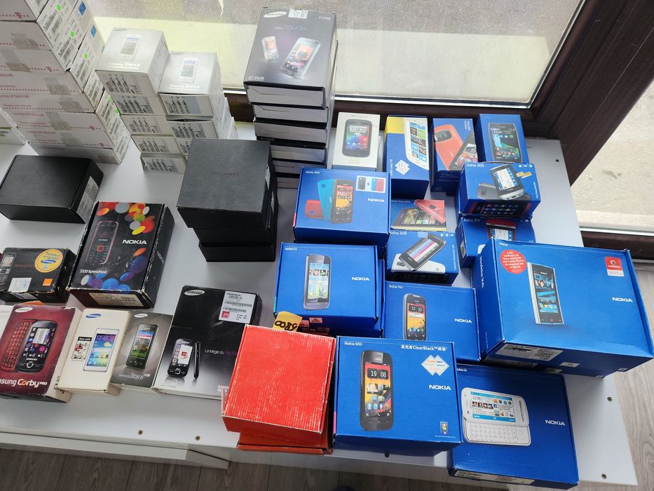 Vand lot telefoane vechi