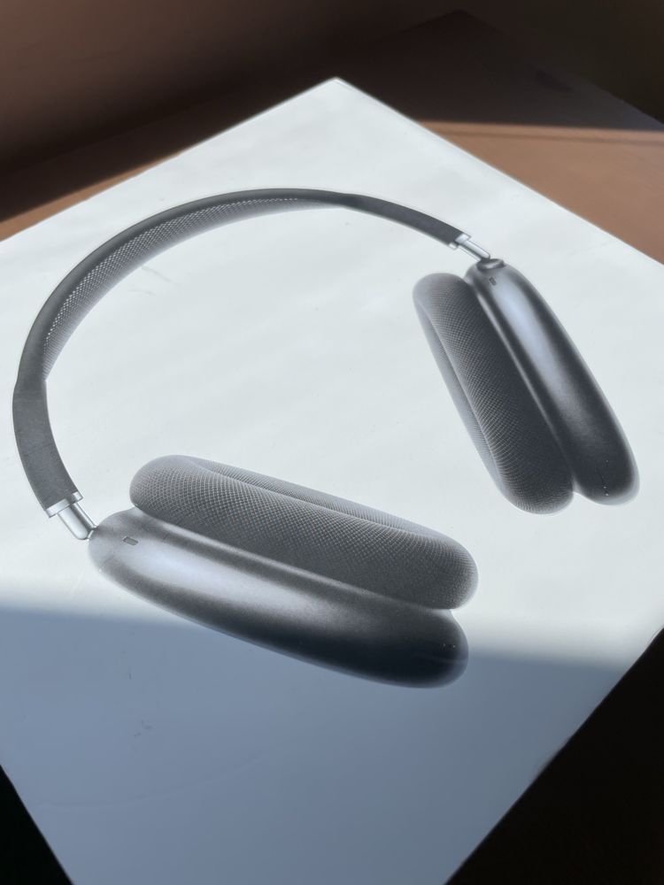 Apple Airpods MAX оригинални, с кутия  - Отлично състояние + калъф
