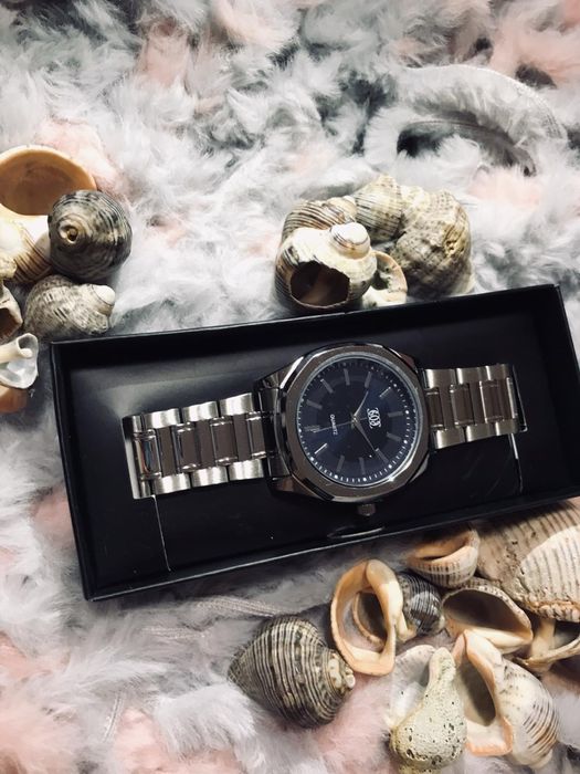 Чисто нов часовник Quartz