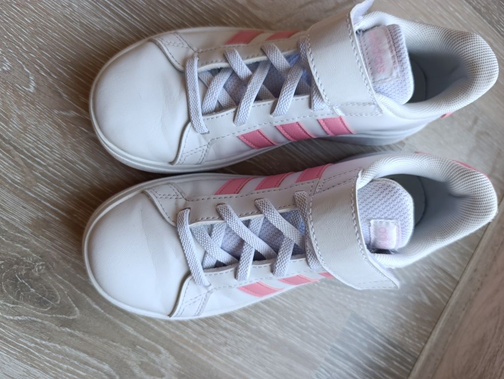Маратонки Adidas за момиче, размер 33