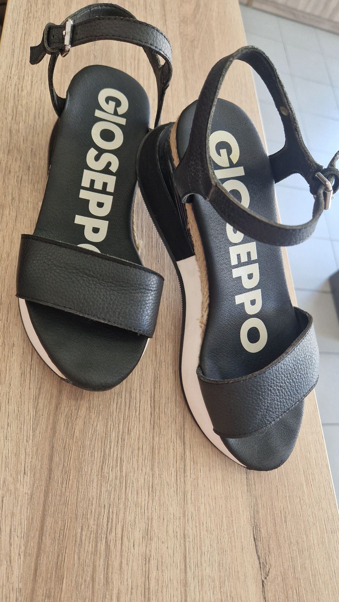 Дамски сандали Gioseppo естествена кожа
