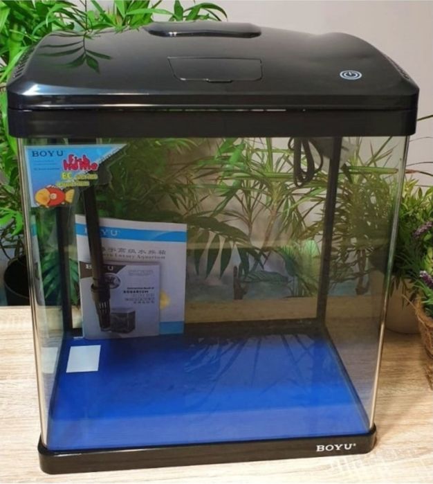 Acvariu cu pești, capacitate 33 litri activ.