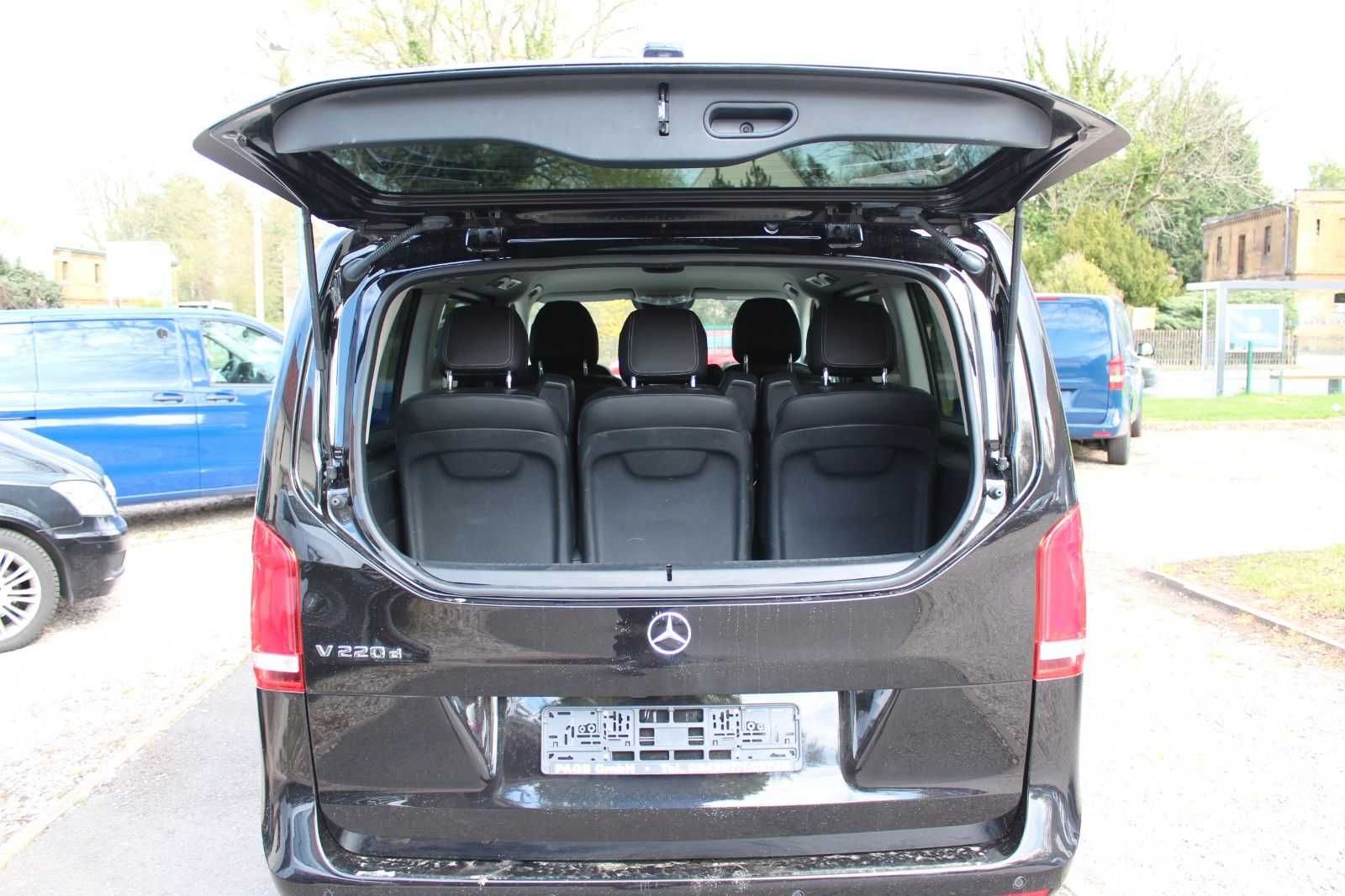 поддържан Mercedes-Benz V 220