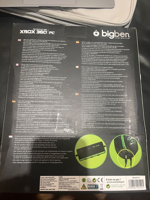 Căști Xbox 360, noi sigilate si microfon detaşabil