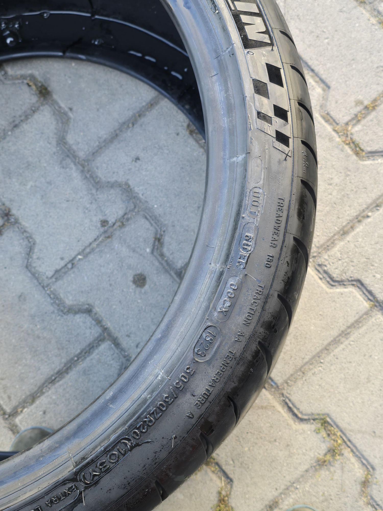 305 30 20 Michelin