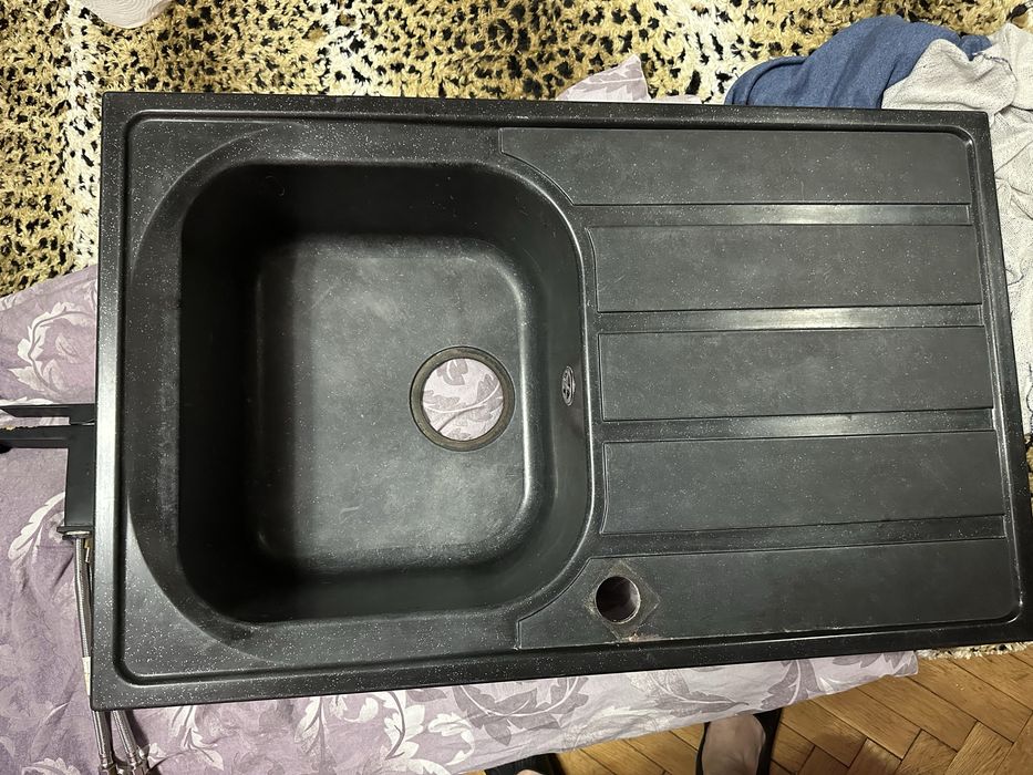 Мивка със смесител