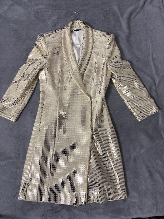 Vand rochie zara marimea xs