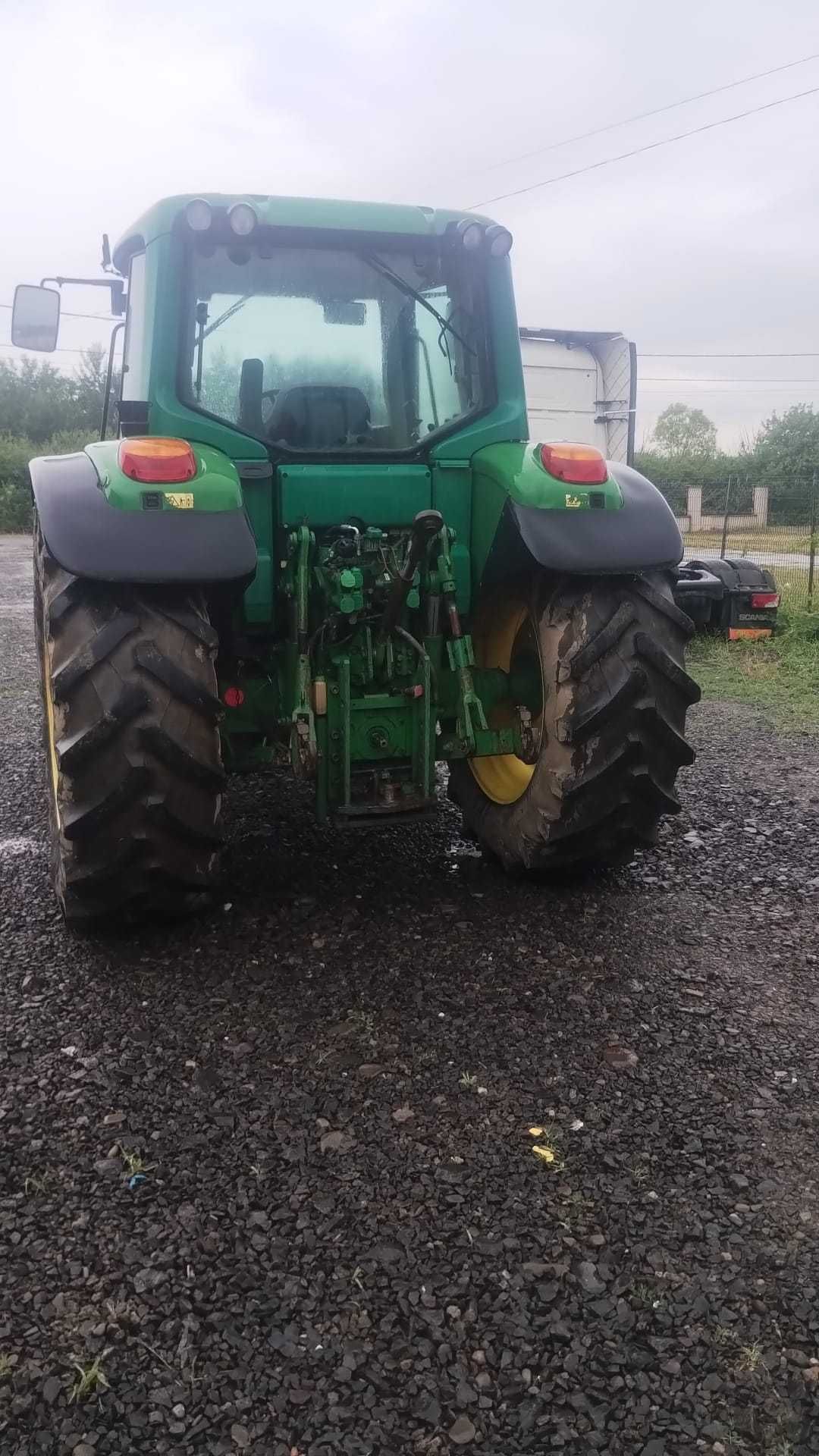 Tractor John Deere 6420 cu încărcător