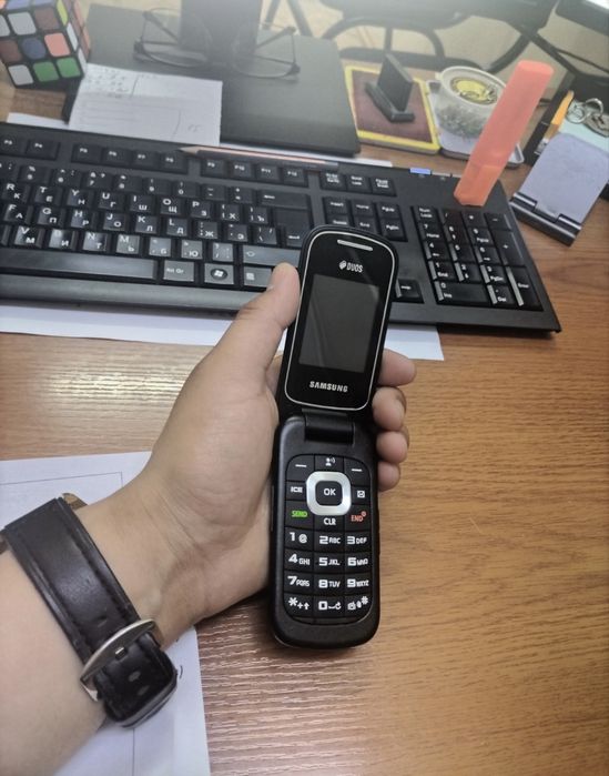 Samsung duos legushka va Proektor sotiladi