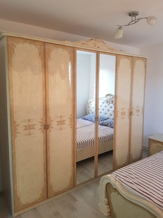 Închiriez apartament 3 camere