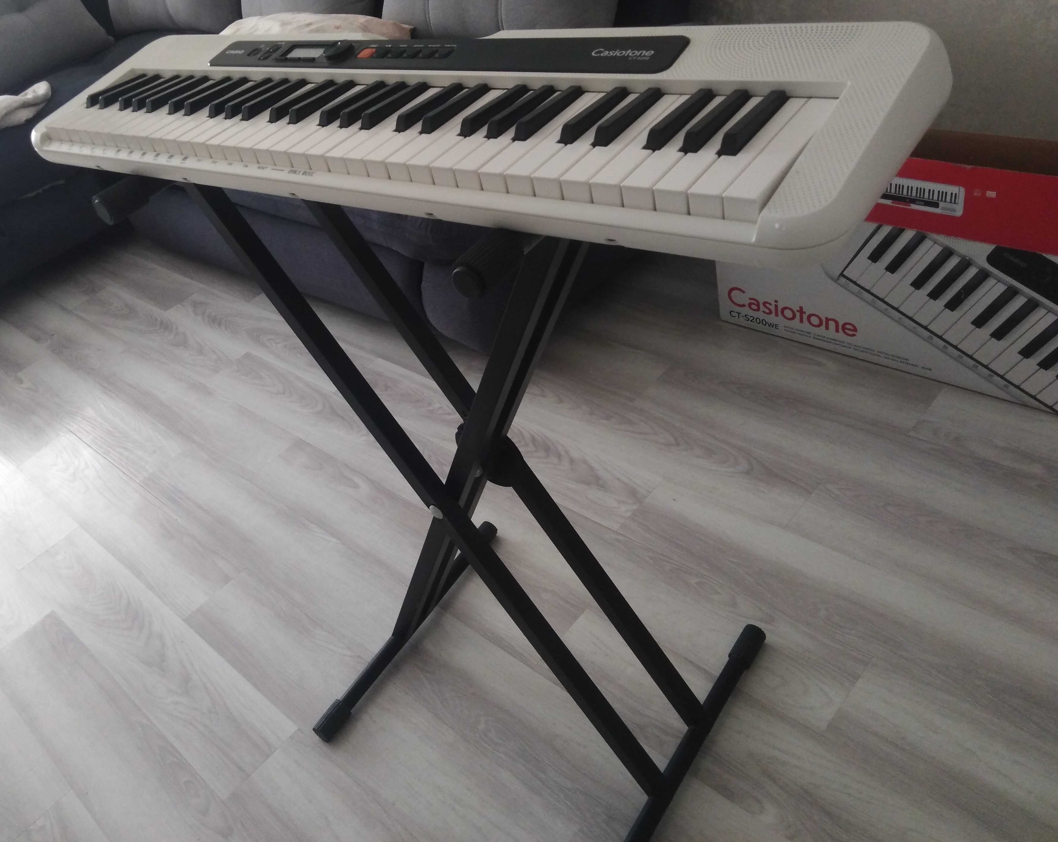 Синтезатор Casio CT-S200