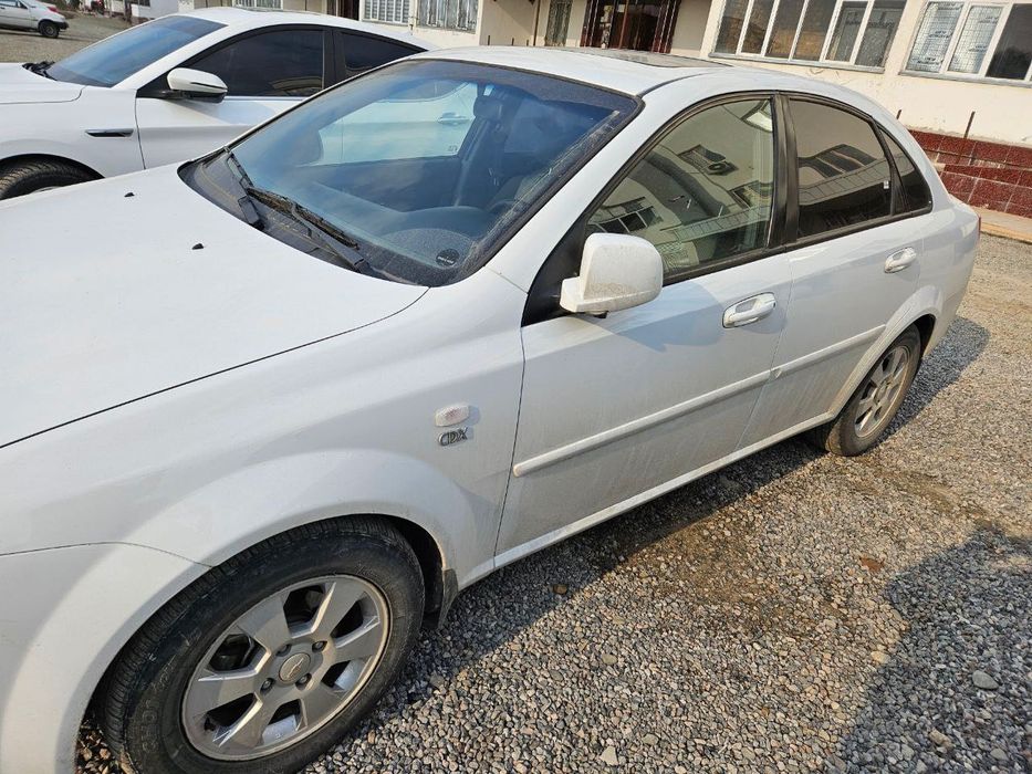 Gentra avtomat sotiladi