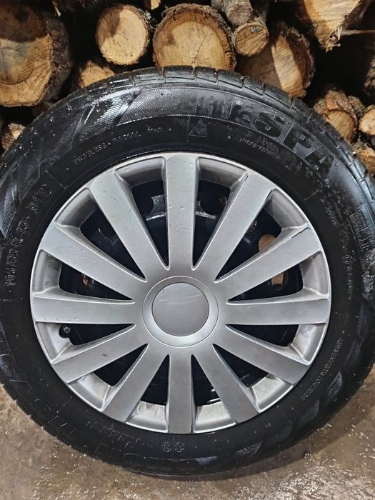 Vând 4 roti iarnă+un cauciuc de rezerva