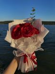 Ръчно изработен букет от сатенени рози