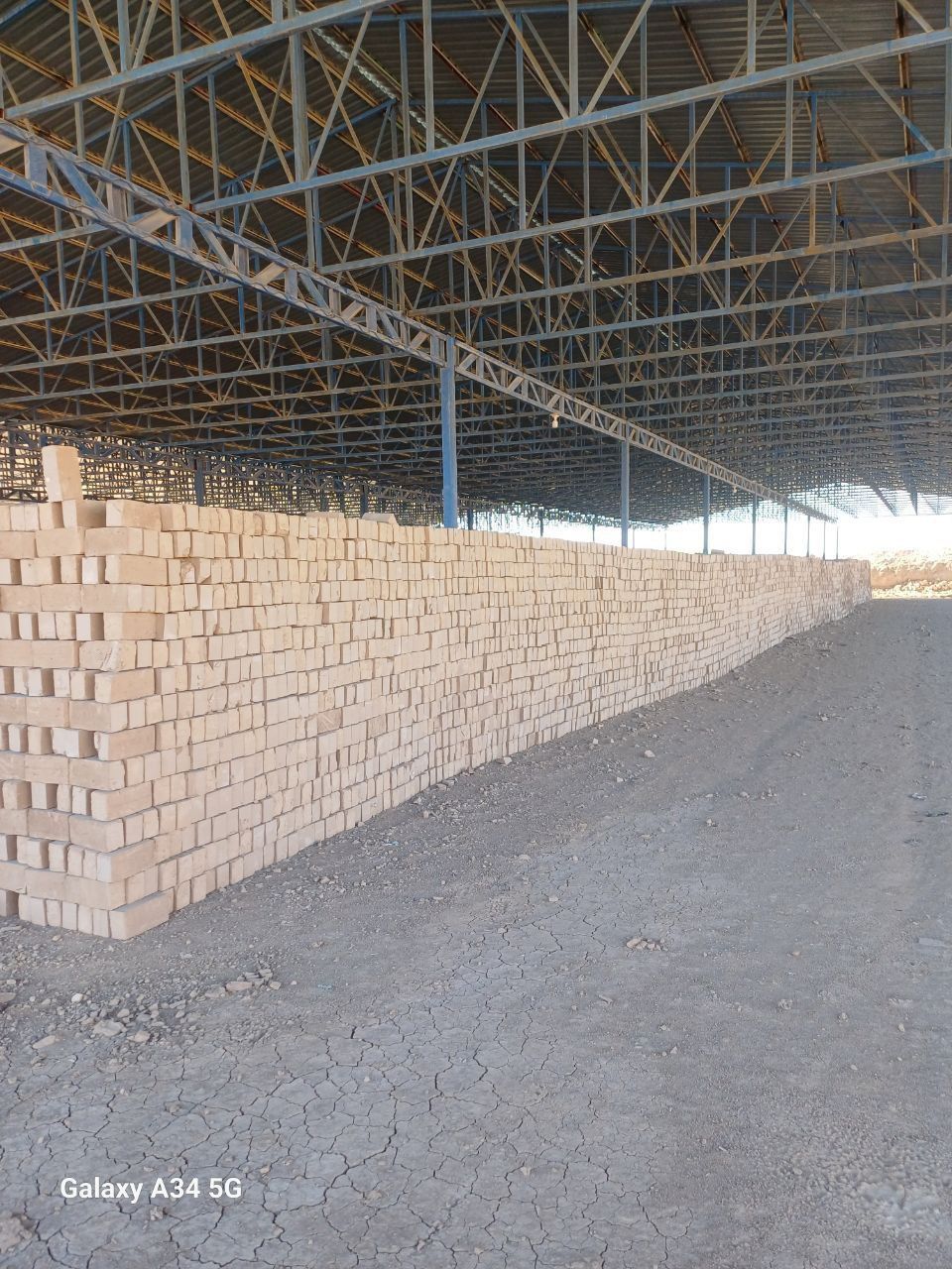 Hom sotamiz продаётся кирпич