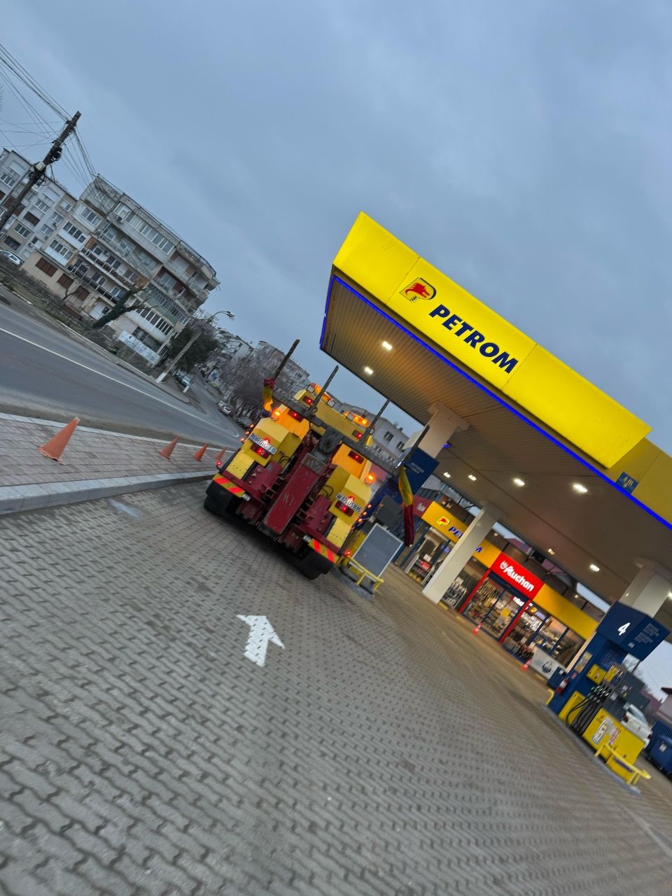 Tractari Camioane/Autocare 24/7