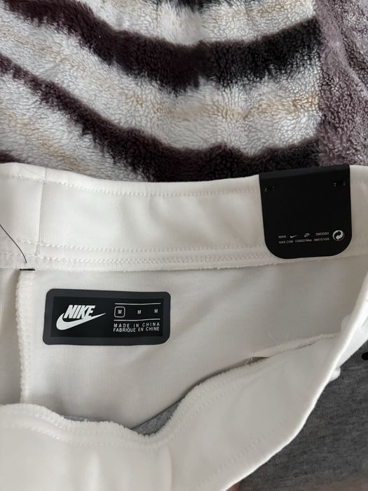 Pantaloni nike tech marimea M