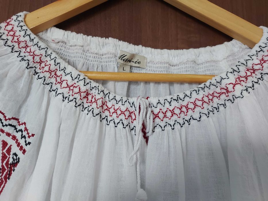 Ie traditionala cu maneca trei sferturi