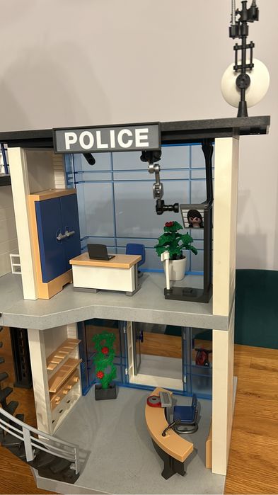 playmobil - sectie de politie cu inchisoare