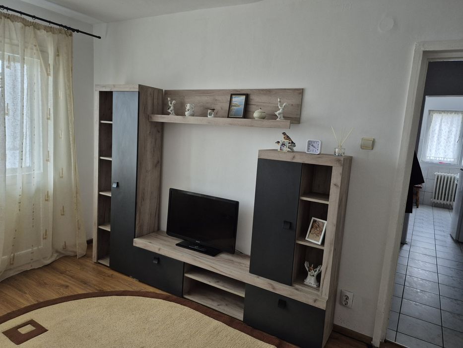 Închiriez apartament 3 camere Vlaicu