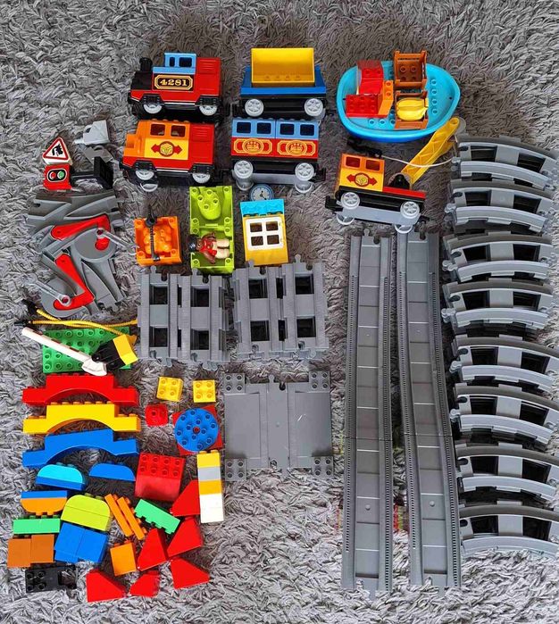 Lego duplo влак с релси с звук на локомотив и зареждане с гориво