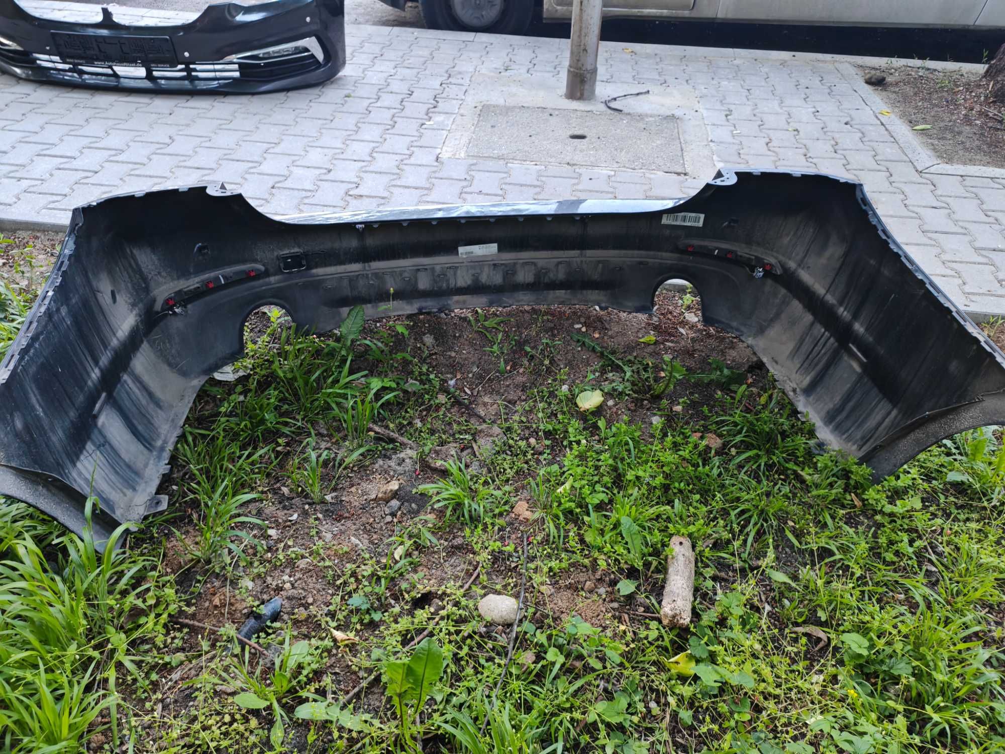 Bmw G30 части - Предна броня, задна броня, прагове