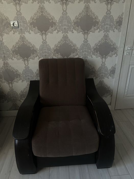 Продам диван и кресла