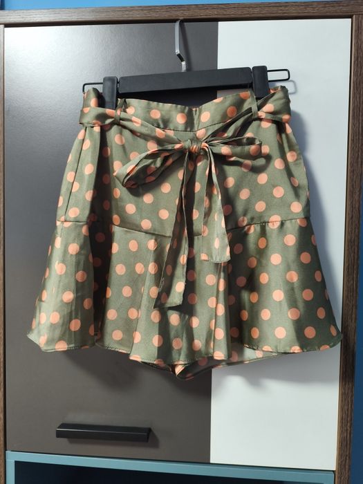 Bluza Zara dama si fusta Zara.