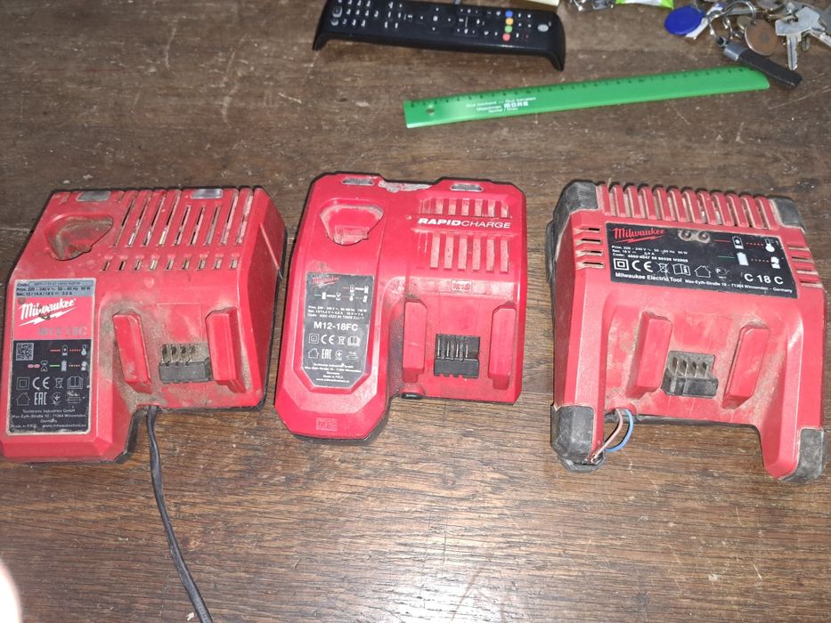 Încărcătoare Milwakee  defecte