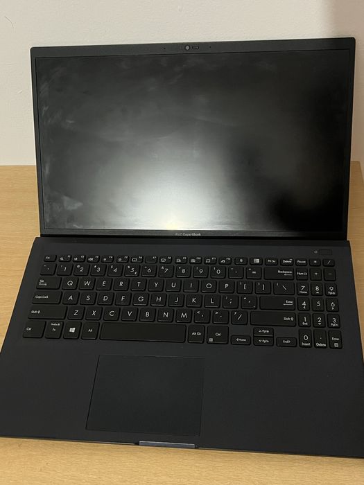 Laptop Asus ExpertBook nefuncțional pentru piese