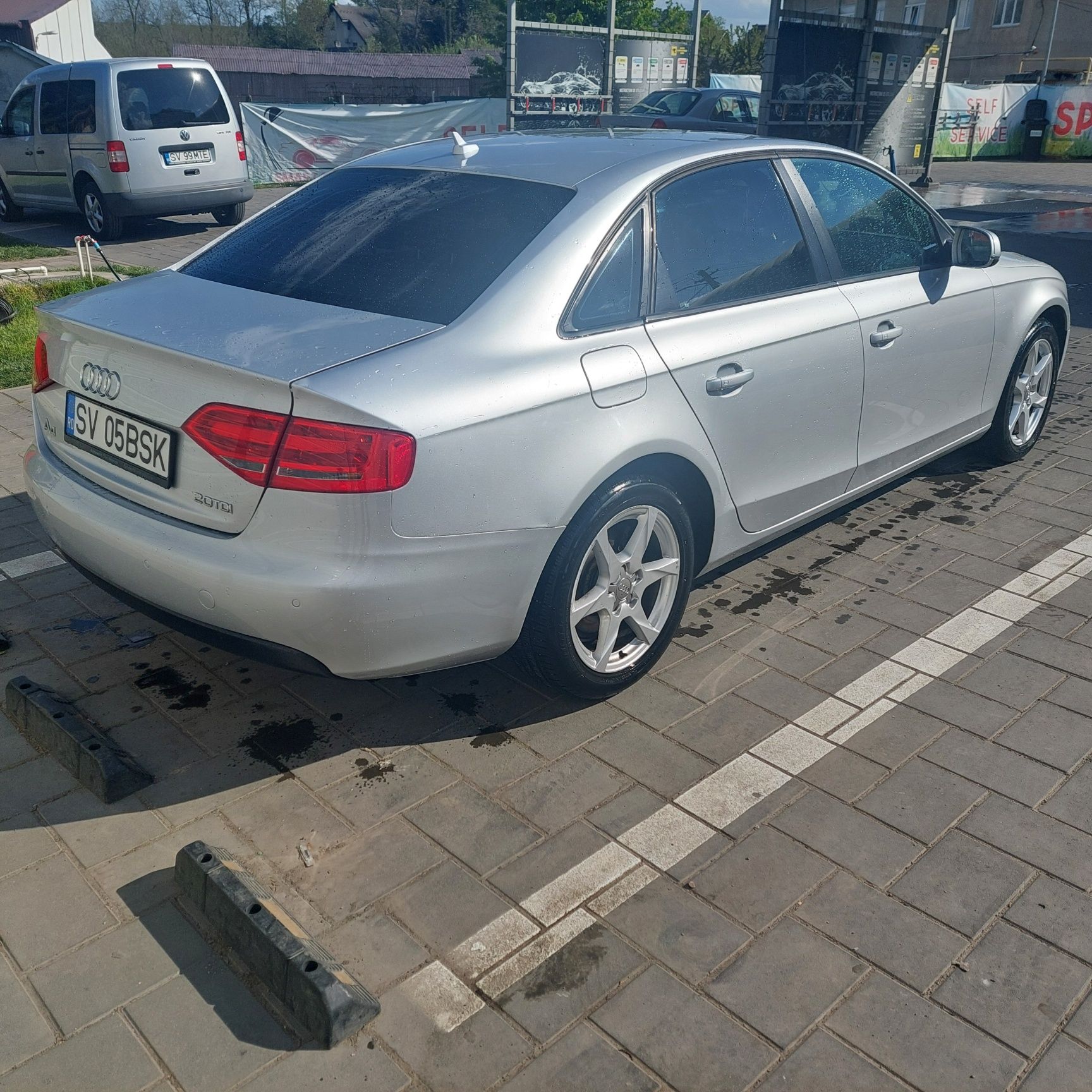 Vand AUDI A4 B8 2010