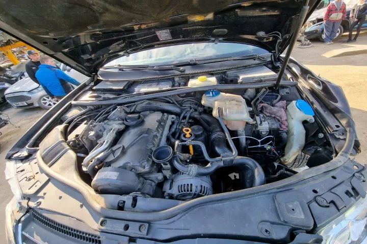 cutie de viteze manuala 6+1 trepte bara spate armatura fata spate capota trager radiator apa clima intercooler haion portbagaj   Vw Passat B5.5 an 2005 euro 4, motor 1.9 tdi BGW 136cp   Dezmembrez