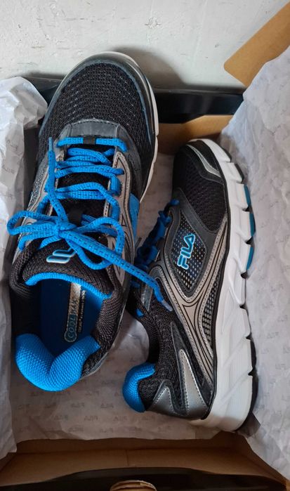 Fila нови оригинални мъжки маратонки - размер 41