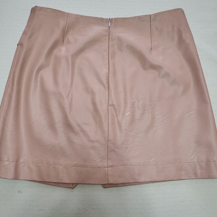 Fustă nouă roz prăfuit mărime S, din imitație piele