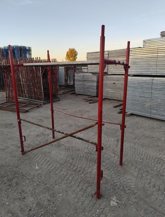 Vând schela la modul