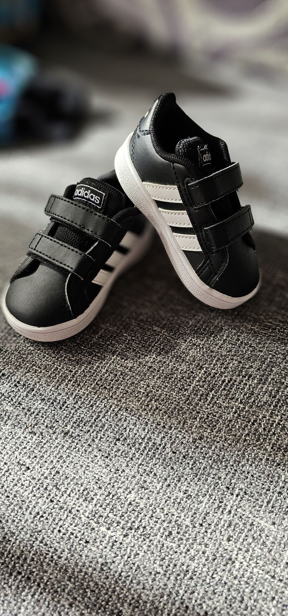 Vând adidasi originali Adidas