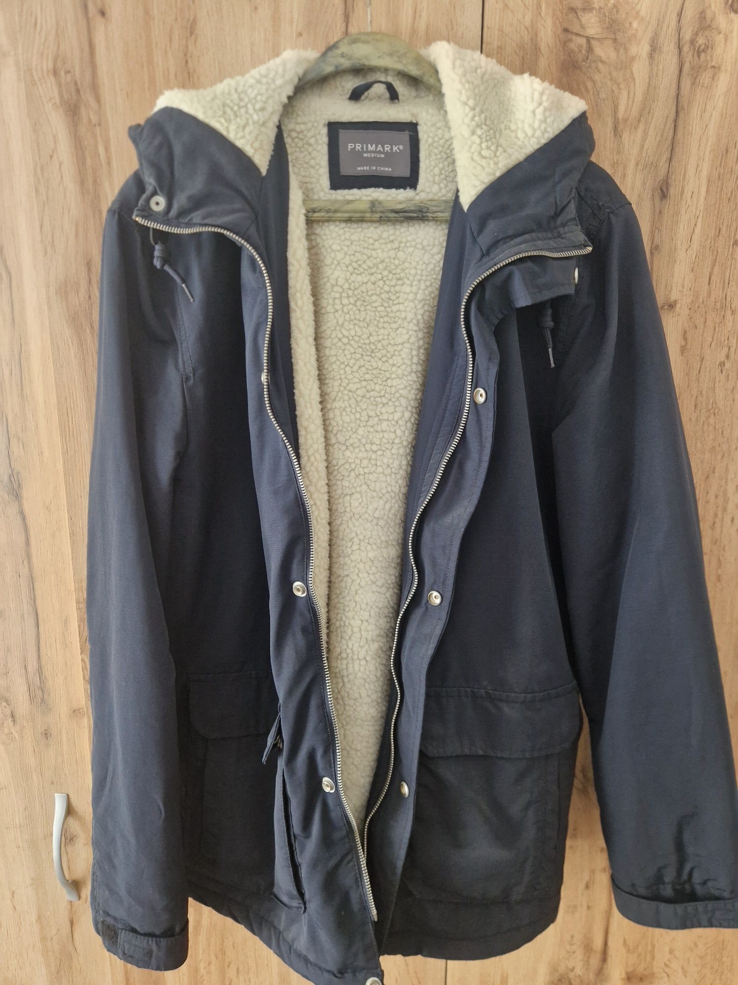 Продавам мъжко яке Primark
