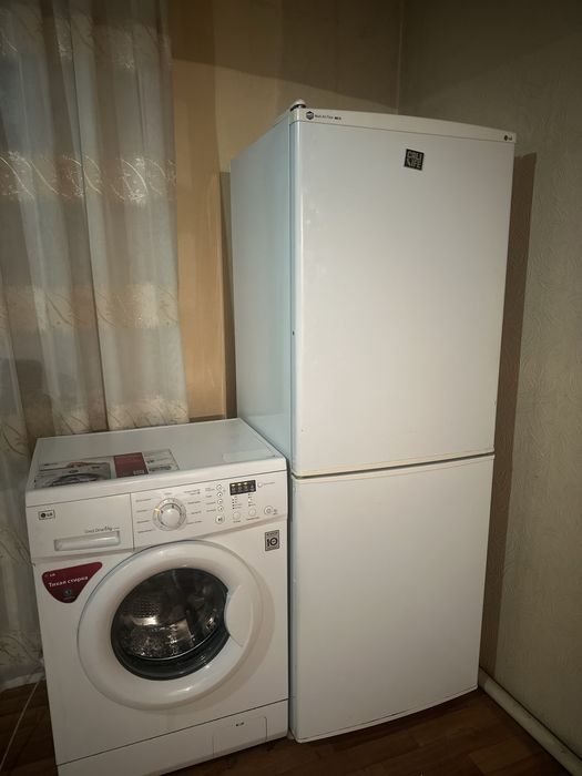 Холодильник LG.