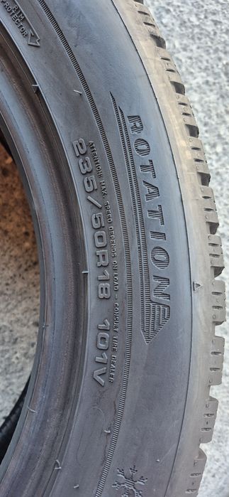 4 anvelope iarna ca si noi Dunlop 235/50/18.Pretul este pe bucata.