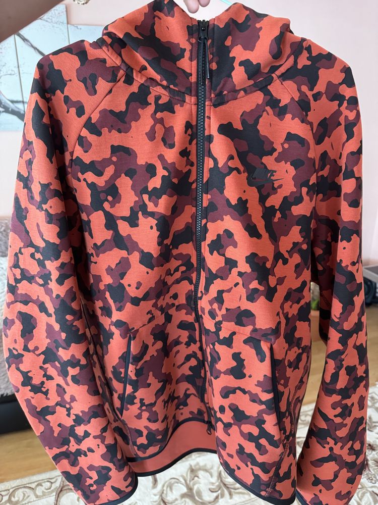 vand tech fleece camo red