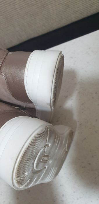 Ghete piele Lasocki aurii 31