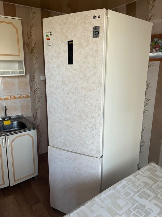 Продам холодильник 2 м LG