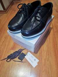 Pantofi Calvin Klein, piele, purtati de 2 ori, mar. 44, fab.Portugalia