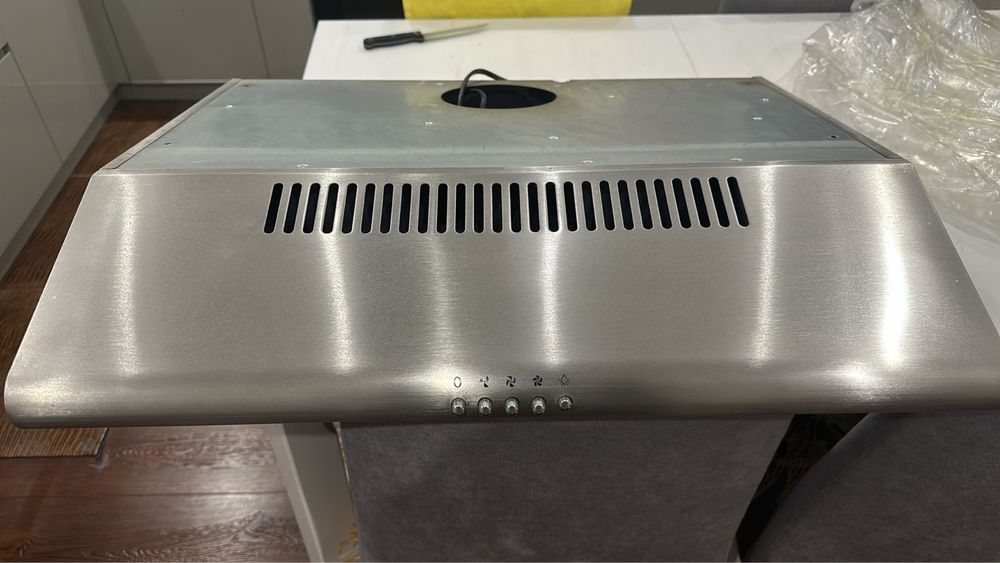 Вытяжка кухонная Electrolux