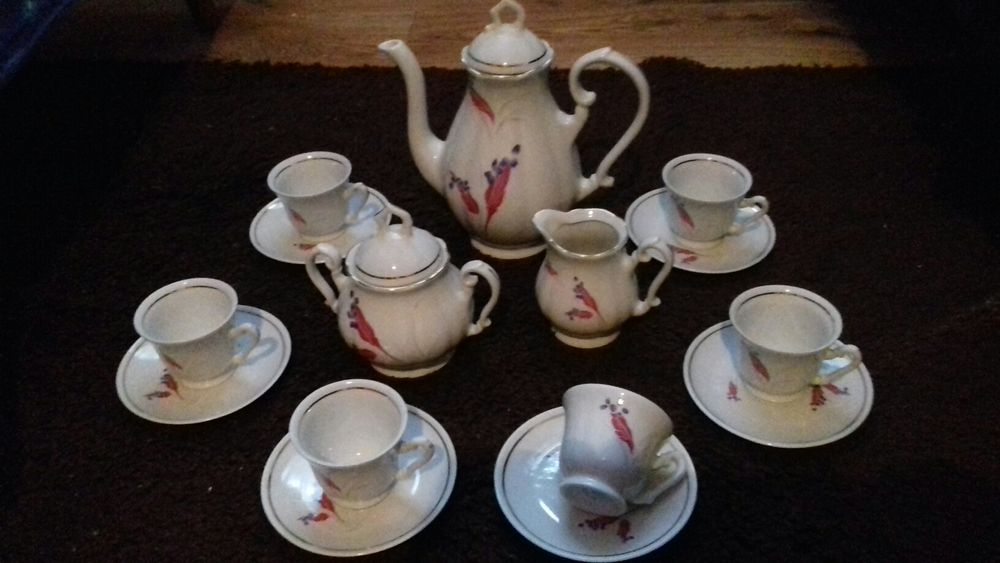 serviciu cafea portelan fin,vechi Fena,