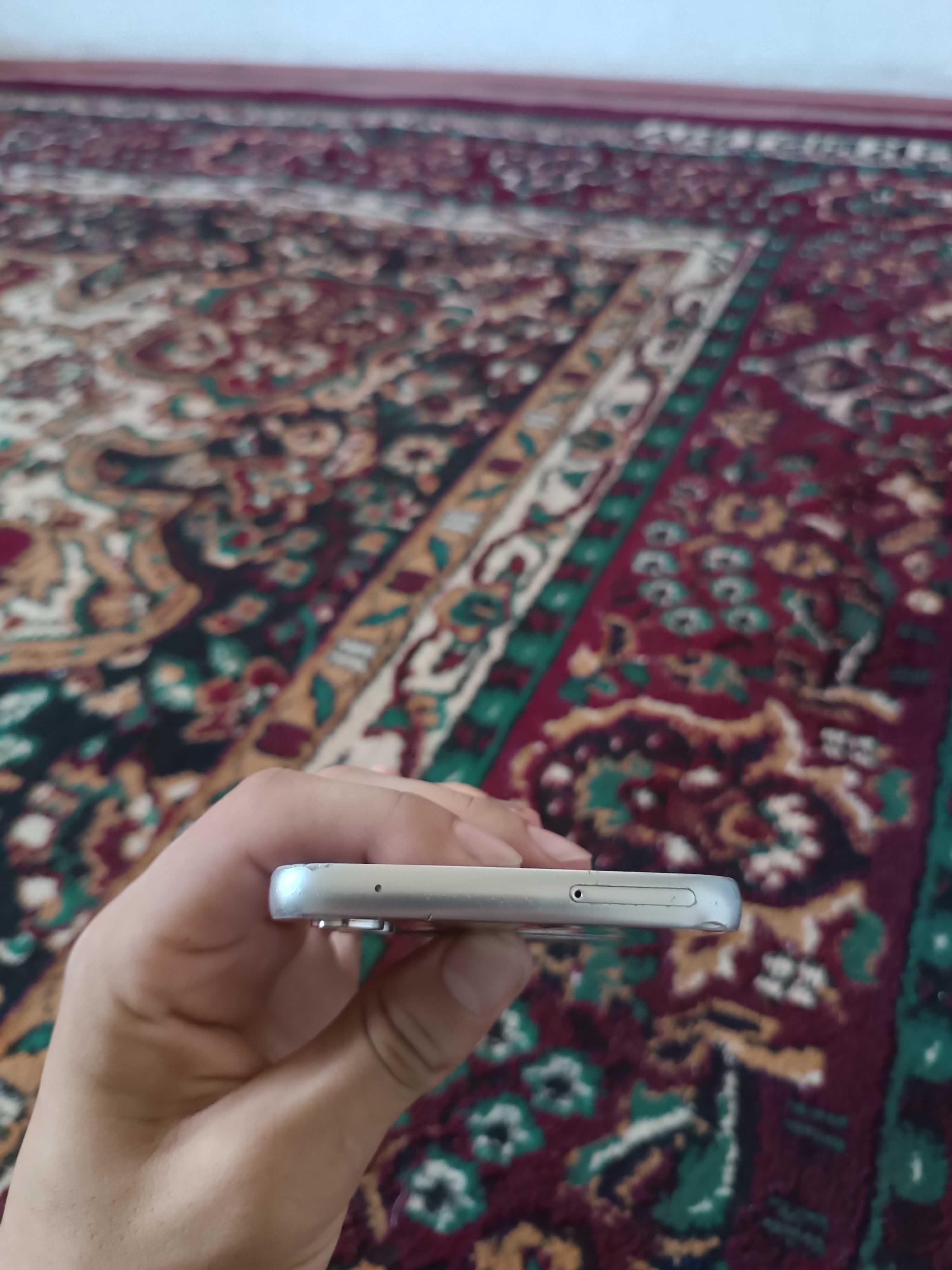Samsung a34 5g Ekranini almashtirish kerak boshqa aybi yoq
