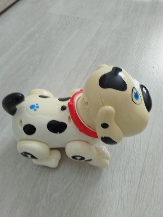 Vand jucarie catelus vorbitor cu senzori,se misca,vorbeste.